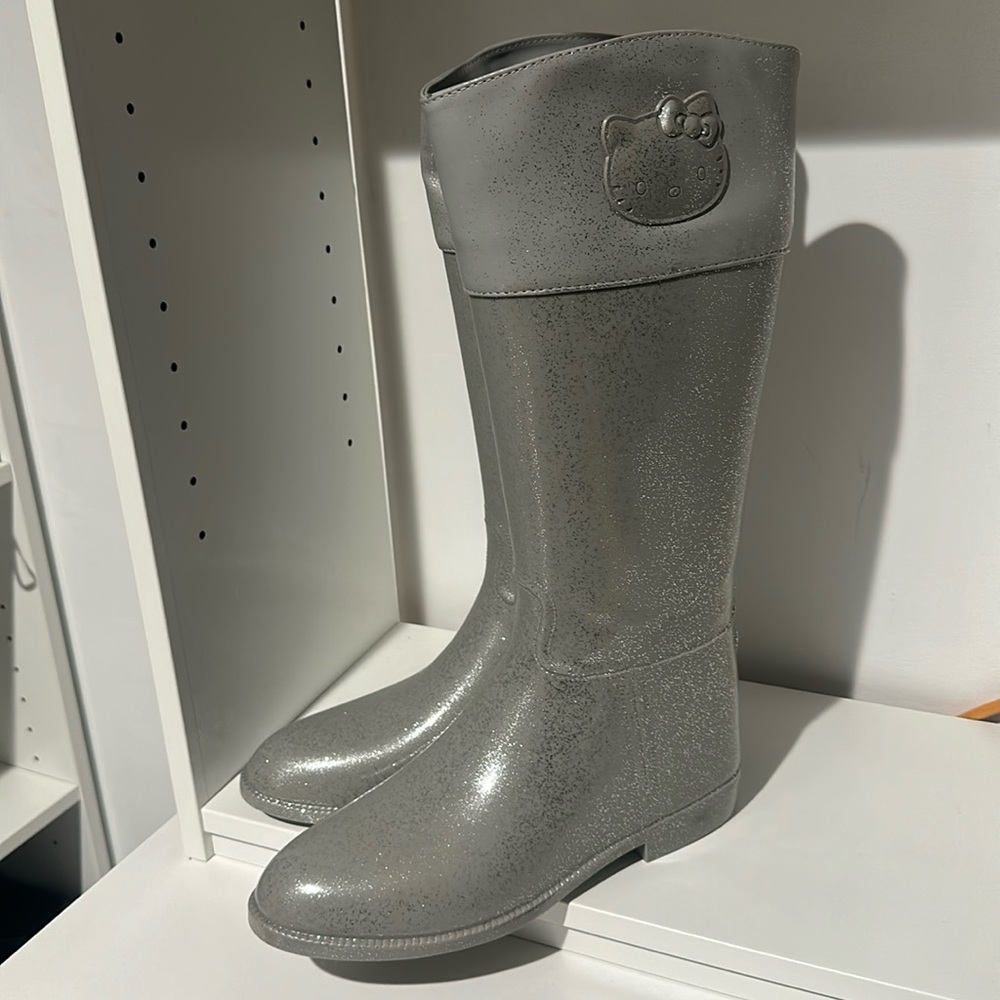 New With Tags Hello Kitty Rain Boots